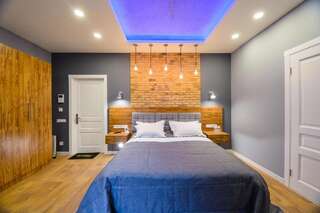 Апартаменты Partner Guest House Baseina Киев Апартаменты-студио «Лофт» на 1 этаже с душем, Бассейная улица, 23-3