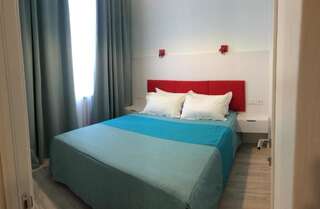 Апартаменты Partner Guest House Baseina Киев Современные светлые апартаменты на 1 этаже с 1 спальней-1