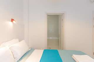 Апартаменты Partner Guest House Baseina Киев Современные светлые апартаменты на 1 этаже с 1 спальней-4
