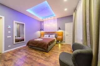 Апартаменты Partner Guest House Baseina Киев Апартаменты с балконом-1