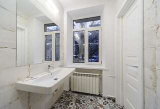 Апартаменты Partner Guest House Baseina Киев Апартаменты с балконом-3