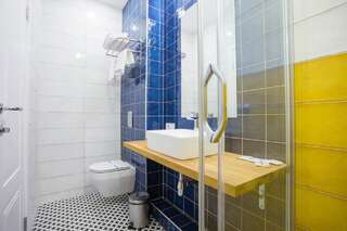 Апартаменты Partner Guest House Baseina Киев Суперлюкс с кроватью размера "king-size"-3