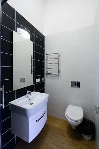 Апартаменты Partner Guest House Baseina Киев Апартаменты с балконом-9