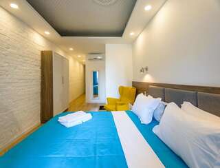 Апартаменты Partner Guest House Baseina Киев Апартаменты с балконом-6