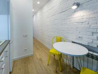 Апартаменты Partner Guest House Baseina Киев Апартаменты с балконом-7